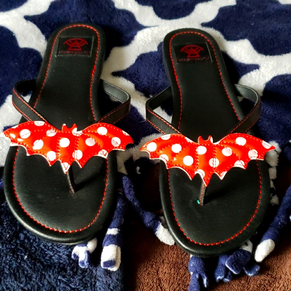 Bat sandal